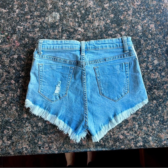 FOREVER 21 GROMMET DETAIL BLUE DENIM JEAN SHORTS - Picture 2 of 9
